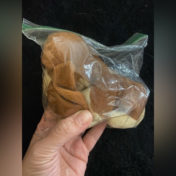 Hush Puppy Beanies - vintage - Picture 2 of 10